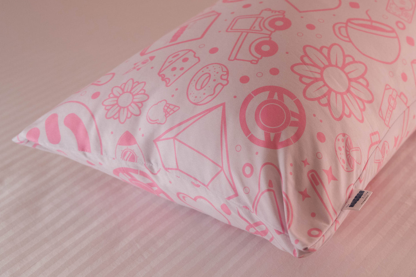 Main product image of The Sakura Hugger Pillow side sleeper body pillow set